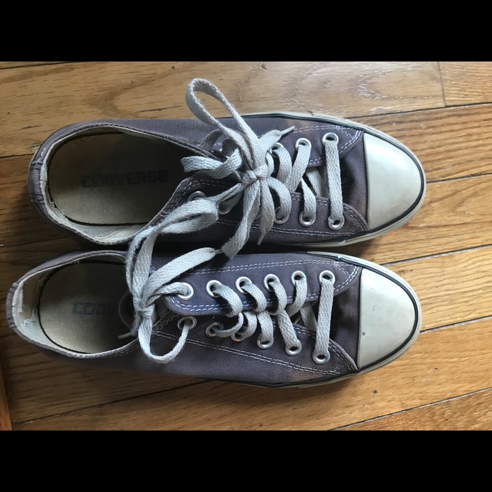 navy blue converse size 7
